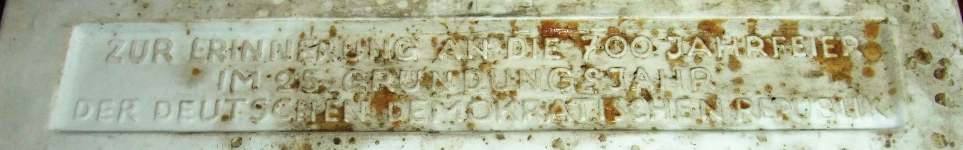 Plakette - Rückseite, Inschrift